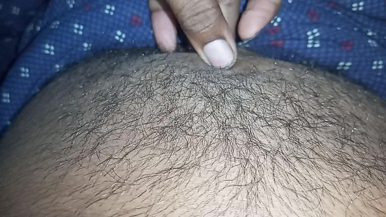 Sweet Indian cock: भारतीय समलैंगिक लड़का चूसना और स्तन चाटना