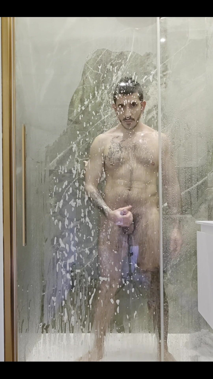 Max Xedephiro: Kdo se ke mně chce přidat ve sprše?