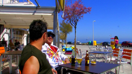 Sex All Together: En la playa un poco cubierta las dos pollas calientes...