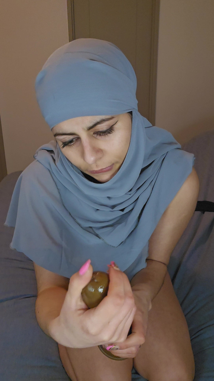 MiaNIqab: Yassin Mia Niqab के लिए शर्मीली खुशी
