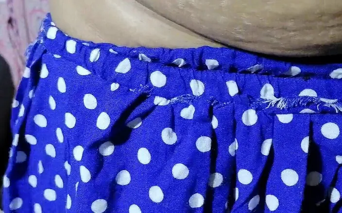 Miya White: Bollywood Indian Actress Miya White Showing Her Wet Pussy