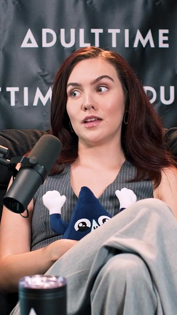 Adult Time Podcast: Freya Parker: MILFs, lesbianisms, &amp;känslomässiga orgasmer | podcasten Vuxentid