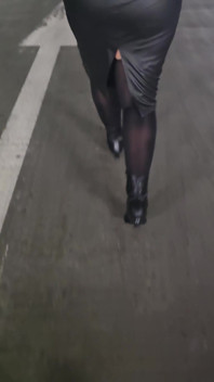Walking in Ankle Boots