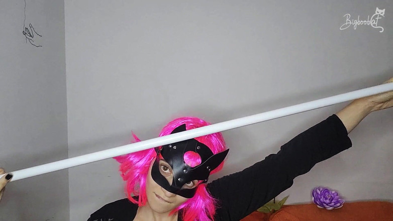 BigBoobCat: Experimente meus peitões naturais enquanto me masturbo com minha máscara...