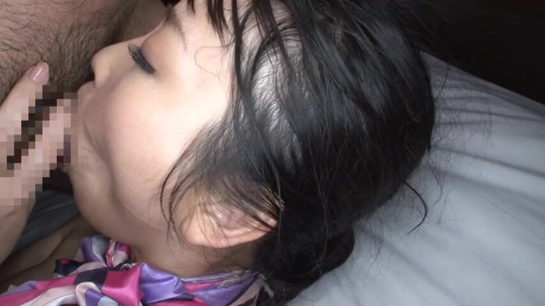 CherryBONBON: Pertemuan seorang pria dewasa dan pramugari di saat-saat pencoblosan.