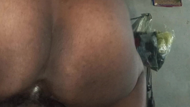 Thirsty pussy girl: Dies ist mein neuntes Video, Tante sitzt auf mir und...