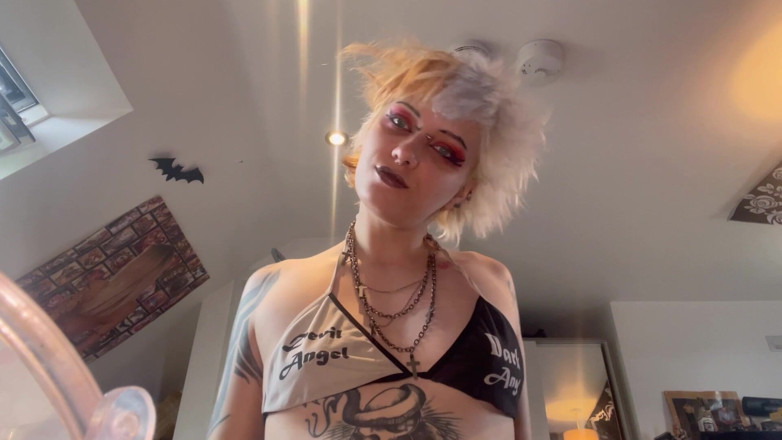 Glitterqueen1999: Black Lipstick - Goth Makes Her BF a Spit Filled BJ...