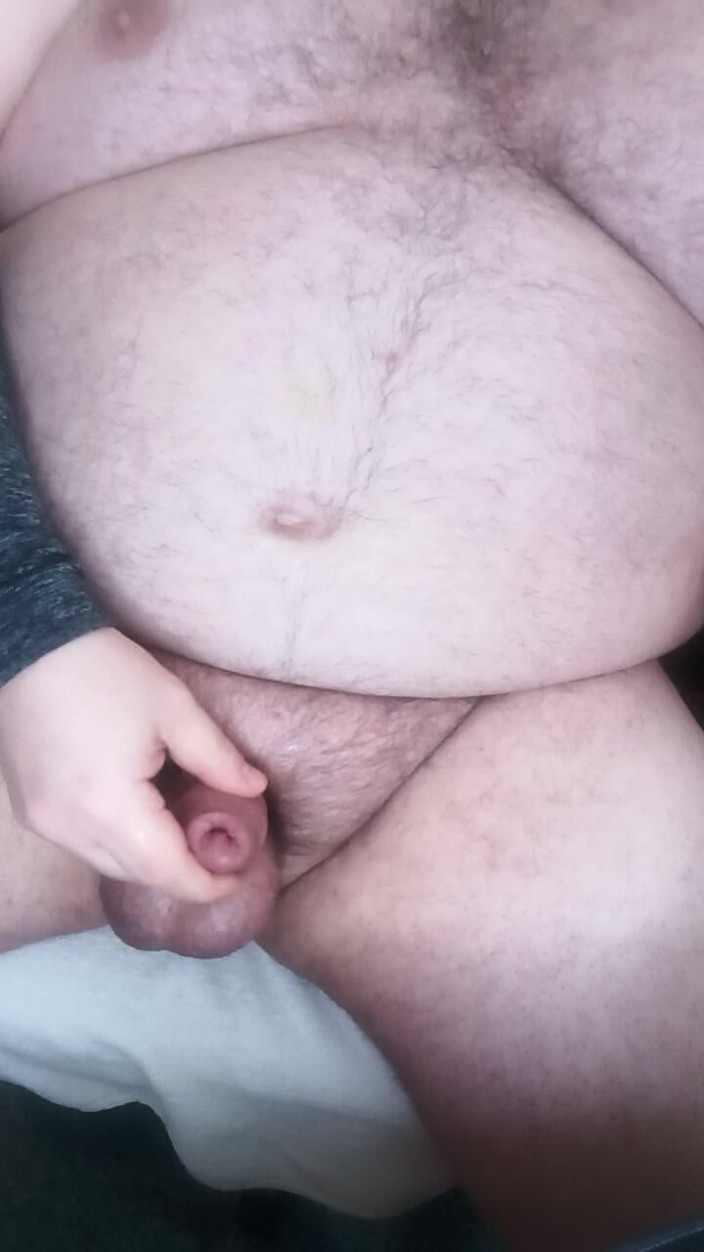 Big Pisser: 継父が勃起したペニスを見せてオーガズムを台無しにする