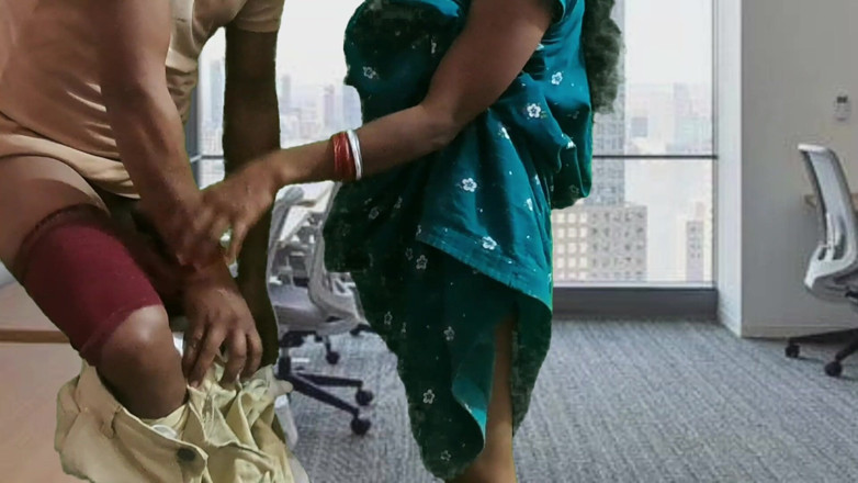 Trilokinath: India mucama en oficina