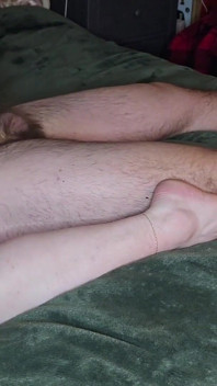 Ginger'ın ayak çocuğu tapıyor ve sikişiyor