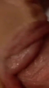 Bionda miLF bloccata in ascensore si arrapa e scopa duro il suo compagno