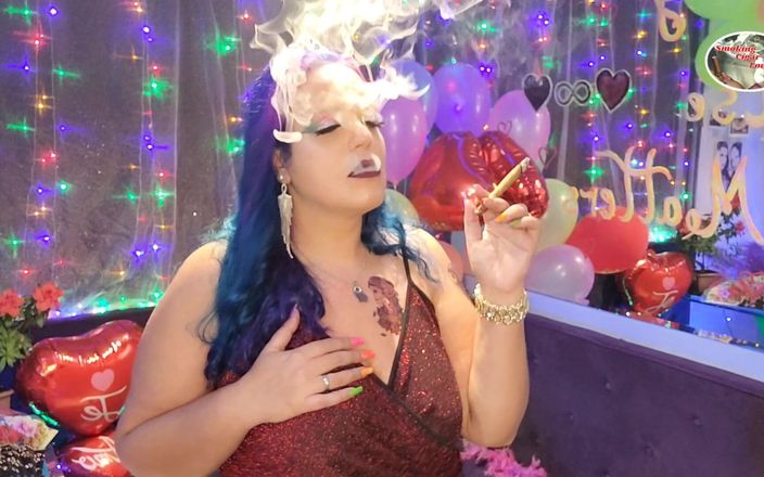 Smoking Goddess Lilli: धूम्रपान करने वाली Cigar Queen