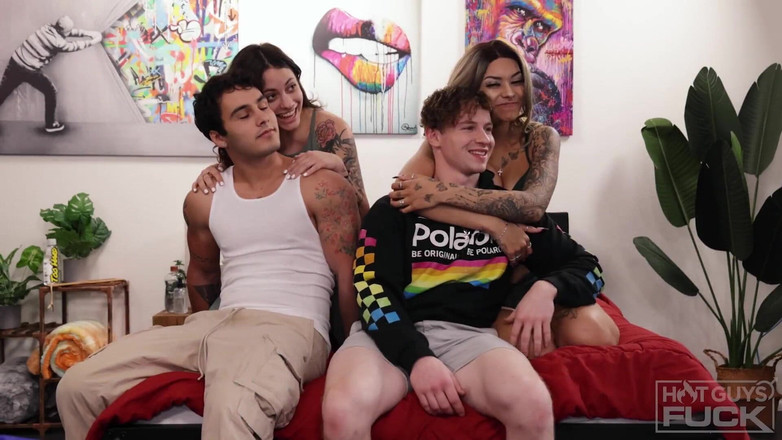 Hot Guys Fuck: 18letá vysokoškolská teenagerka šuká. Nadržené skutečné teenagerky