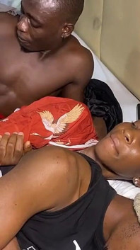 Visitatore in vacanza estiva: grande cazzo nero fratellastro scopa la sorellastra sposata fino a quando non squirta sul letto del marito