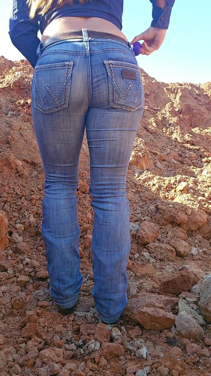 NaughtyRedFarmgirl: Roșcată fute curul și pizda ejaculând peste tot