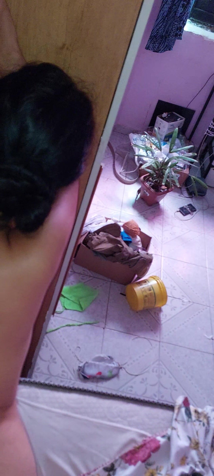 Renatinharj: sexe avec Vunness avec ses jambes grandes ouvertes