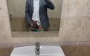 Asian Fantasy: Profesyonel çocuk ofis banyosunda mastürbasyon yapıyor ve boşalıyor