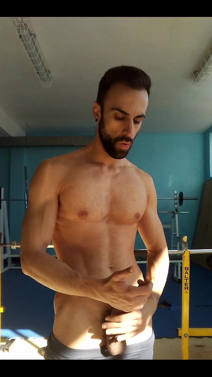 Zeus Ray: Tu veux se faire baiser à la salle de sport ?