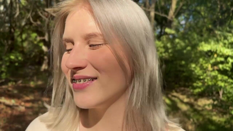 MertyXXX: Jalan-jalan di taman yang ditinggalkan untuk mencari eksibisoris