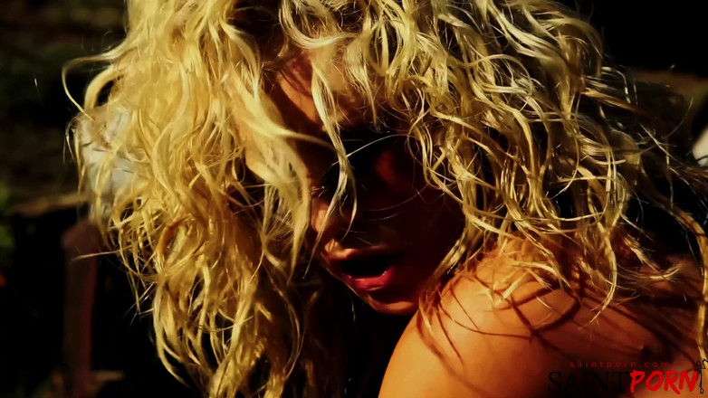 SaintPorn: Кіара Дайан отримує їзду на дорозі та трах цицьок від товстого члена