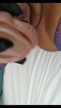 Ich Will, Dass Wir Zusammen Kommen. Schau, Wie Viel Spaß Ich Mit Meinem Dildo Habe.