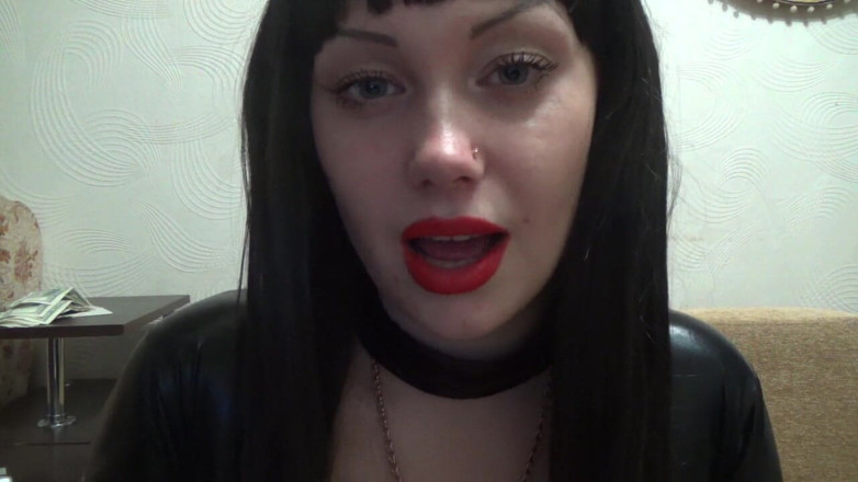 Goddess Misha Goldy: Ton argent durement gagné est entre mes mains maintenant !! Loser...