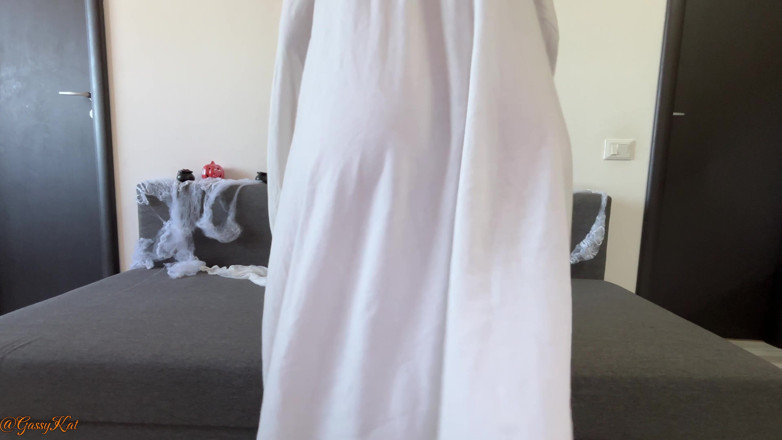 GassyKat: Ghost Farts: Khí ma ám dưới tờ