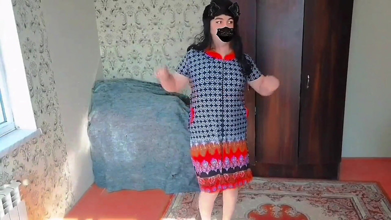 Kitty_Cross: 大白娘娘腔屁股变装荡妇 twink 同性恋调教男孩女士男孩情绪风格开花的性感连衣裙