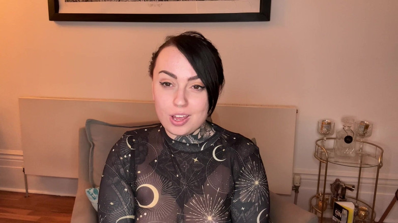 Miss Valentina: Instrukcje masturbacji analnej