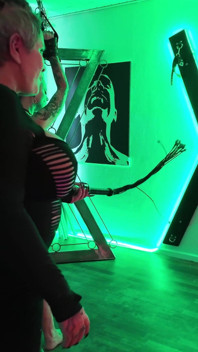 Pasangan lesbian didominasi sama domina dark