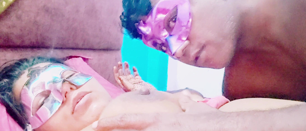 Xpriya sex: Сексуальна Прія Бхабхі зробила мінет у зеленому сарі.