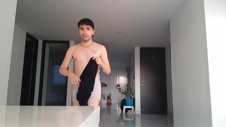 Diego_latinboy: Supergeschwindigkeit nackt allein zu hause lustiges porno-schwules video