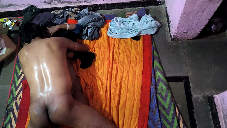 Kajalbhabhi87: Štíhlá Kurtisána Se Dala Svému Šukači Za Iphone