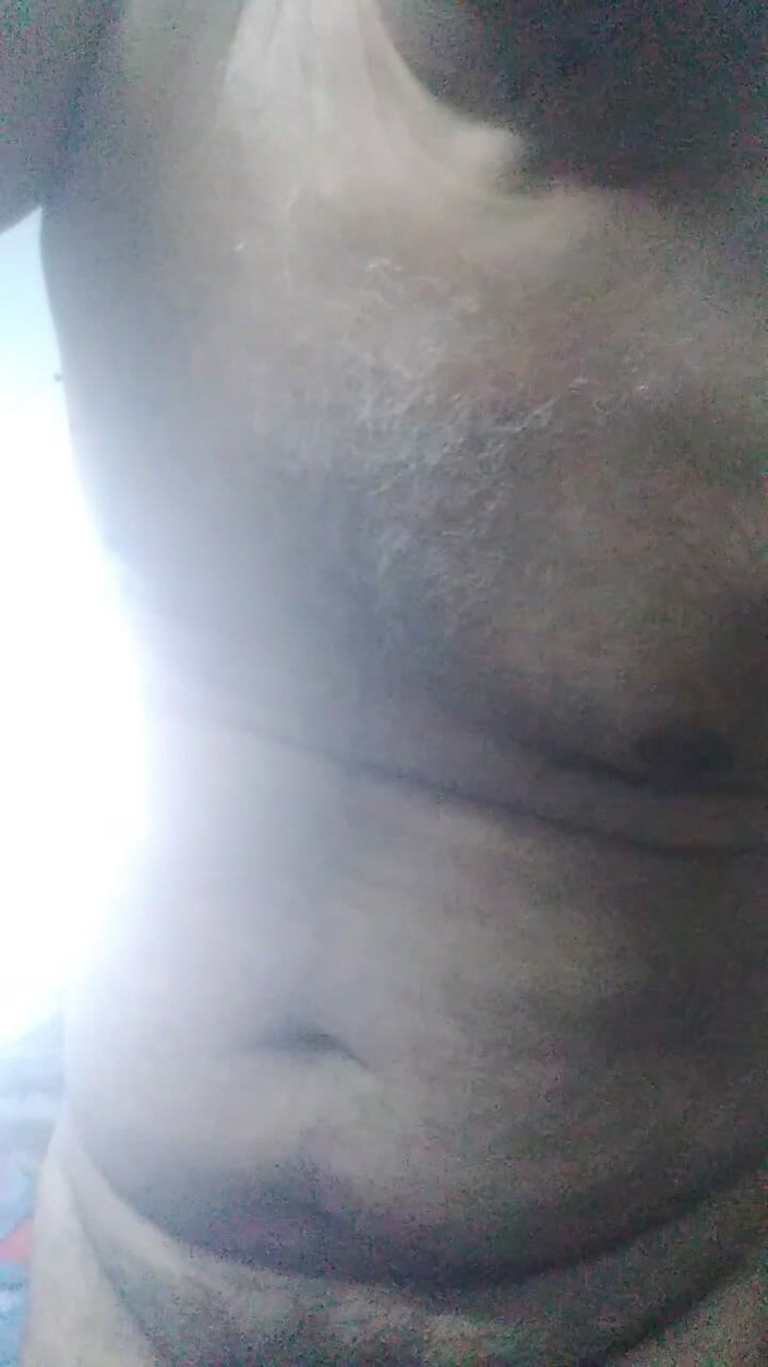 Nani Top: Solo chico polla cabalgando profundamente en ti mismo.