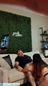 カックックの自撮り - 妻が若い4フィート10インチの太めのラティーナに寝取られているのを見て撮影