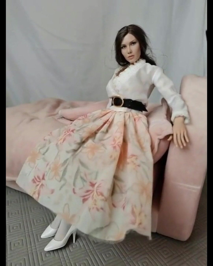 OneSixthuals: Cynthia Undresses on Bed