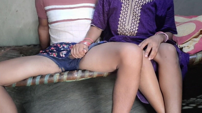 Sumaj: Indiancă desi bhabhi excitată are parte de un futai anal