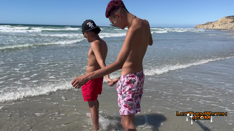 Let them watch: Public Beach Fucking Twink Raw Caught! Letthemwatch