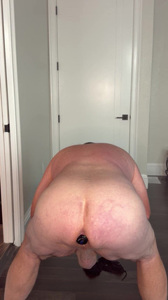 GottaLuvBB: Üvey baba takım elbiseyle eve geliyor