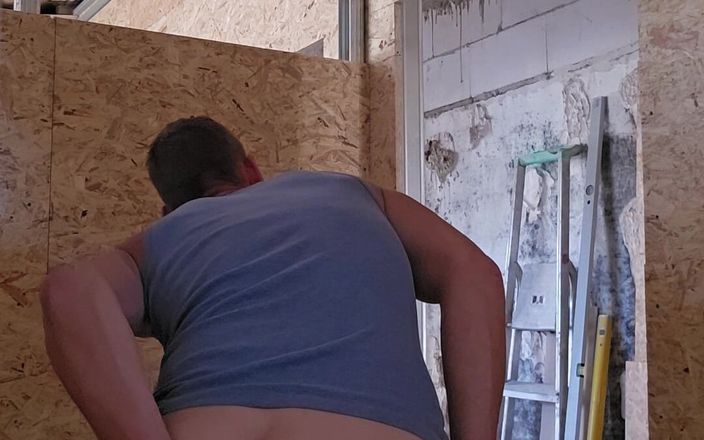 Chris_snoopy_91: Горячий день на стройке, часть 2/9, трах пальцами, трах с дилдо, дилдо минет