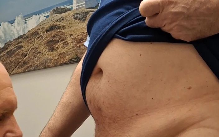Dexterxxlfun: Дедушке отсосали. Папочка сосет хуй дедушки