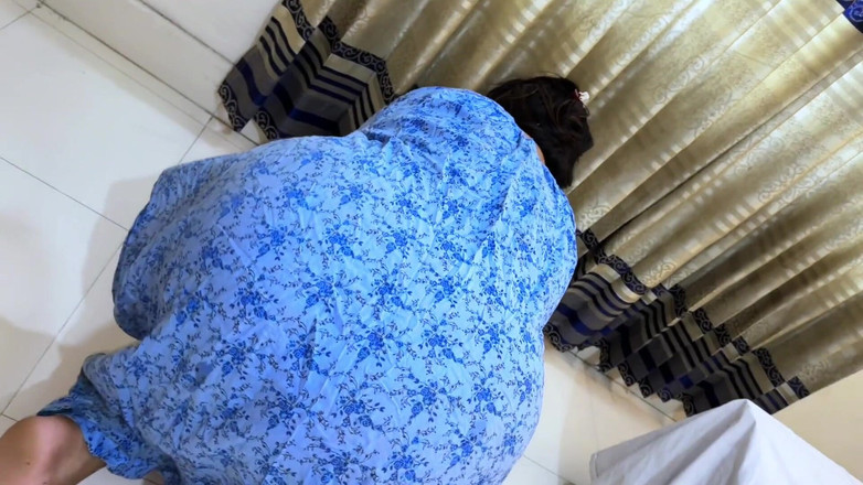 Aria Mia: Egipt wielki tyłek jak gruba świnia pulchna wysoka muzułmańska arabska pokojówka...