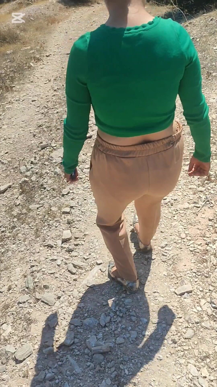 Kaa696868: Üvey erkek kardeş ormanda yürüyüş yaparken büyük götlü üvey adımını sikiyor -...