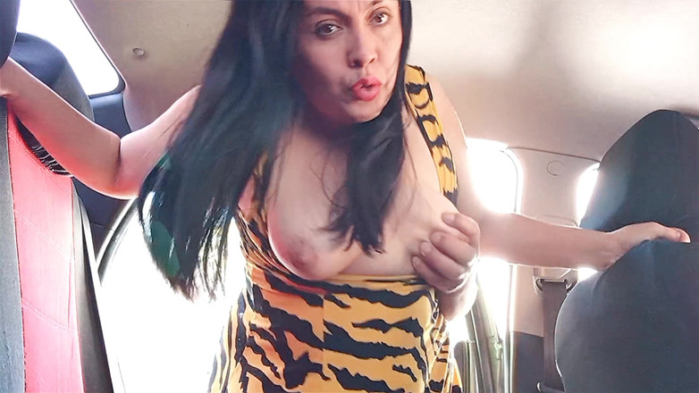 BBW Kelly Mom: 차에서 계모 따먹기