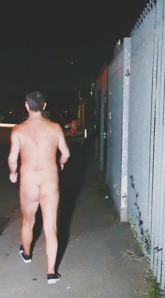 MaleModel: 숲 누드