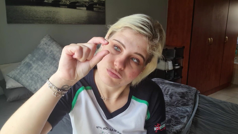 domslutfucker: Tóc vàng không muốn đối phó với con cặc nhỏ của...