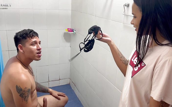 mia_and_cris_fuck: मेरी सौतेली बहन ने मुझे अपने अंडरवियर में हस्तमैथुन करते हुए पकड़ा और चुदाई में मेरा साथ दिया