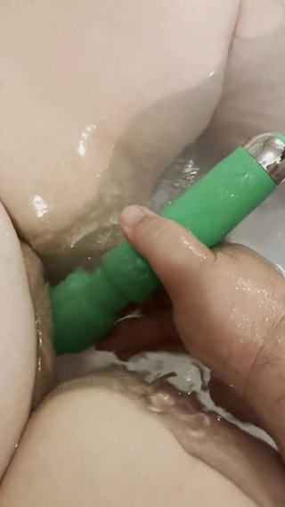 Ccox: Bath time play!
