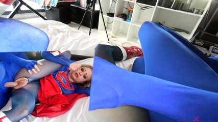Nylon Xtreme: Gabi gold è supergirl scopata con calze di nylon