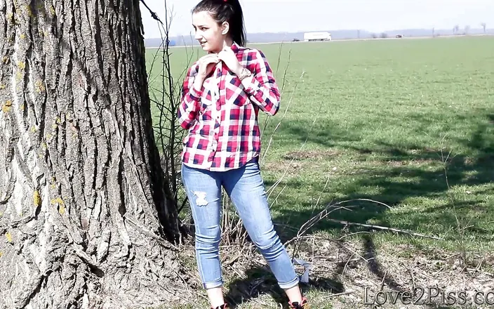 Love 2 Piss: Striping on the country road